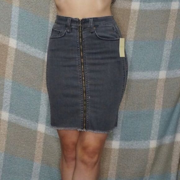Dresses & Skirts - (recent) River Gray Denim Pencil Skirt Size 25 Flattering Great Stretch